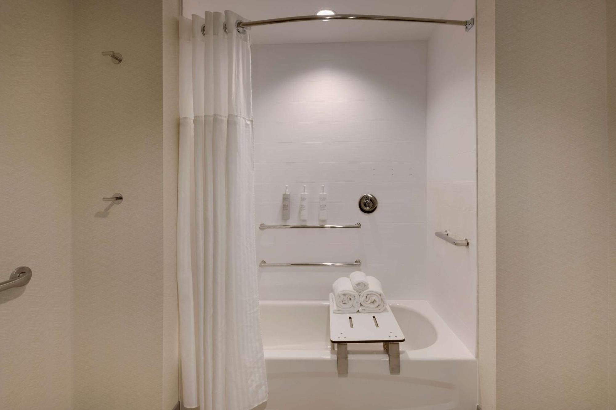 Hilton Garden Inn Haymarket المظهر الخارجي الصورة